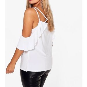 Cute Boohoo cold shoulder shirt !!